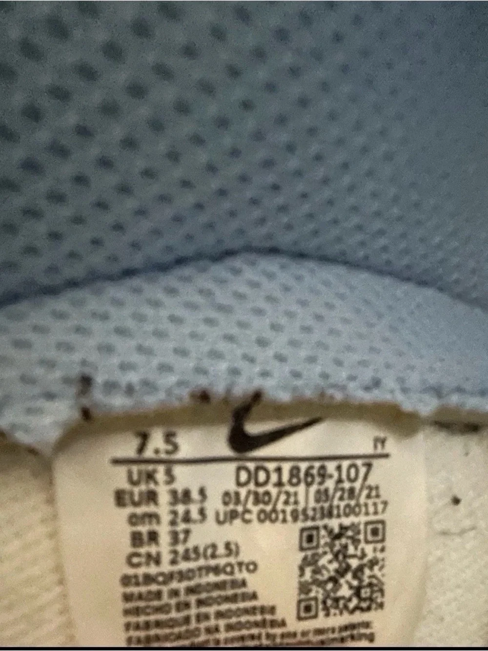 Nike Dunk High “Aluminum”Style Code: DD1869-107. (2021)